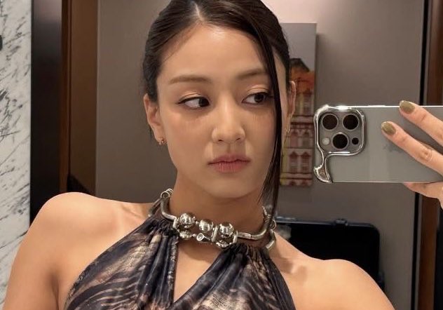 jihyo jk's gf tweet media