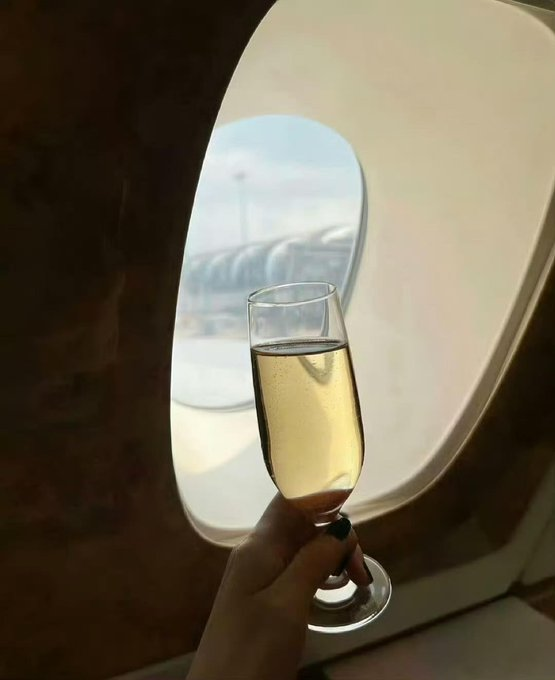 Thadfcjamin's tweet image. Kicking off a new journey with a glass of champagne to celebrate. 🥂