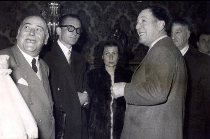 En los días siguientes al golpe de Estado contra Perón se dio una situación muy extraña con un escritor rumano que quedó atrapado por los sucesos. Literalmente. Casi un calvario #EfemeridesPeronistas