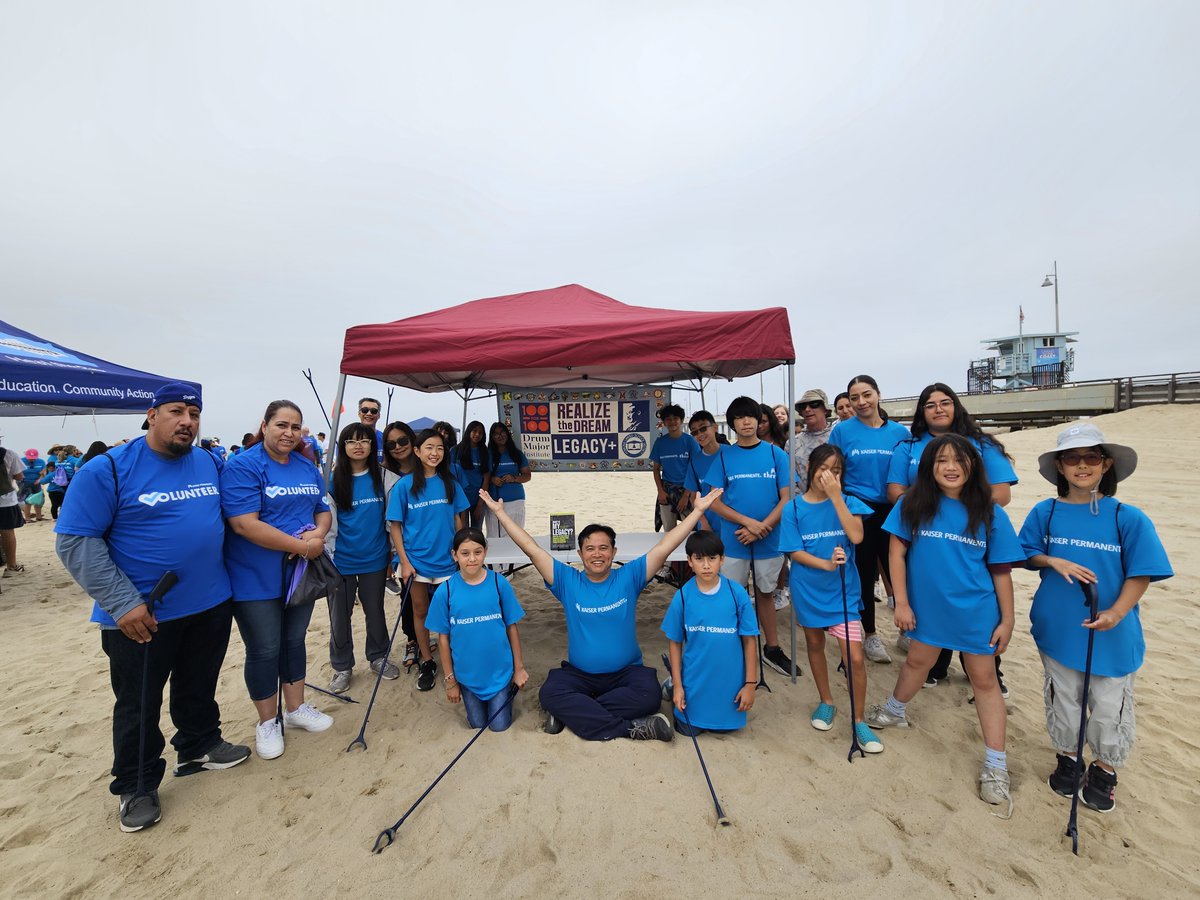 Members of our Pantera Kindness club joined The Lorbeer CJSF club to participate in the California Coastal Cleanup Day. They were part of 20,000 volunteers who helped collect 139,650 pounds of trash statewide! #PanteraPatriots love to help. #proud2bePUSD #Patriotshavepride