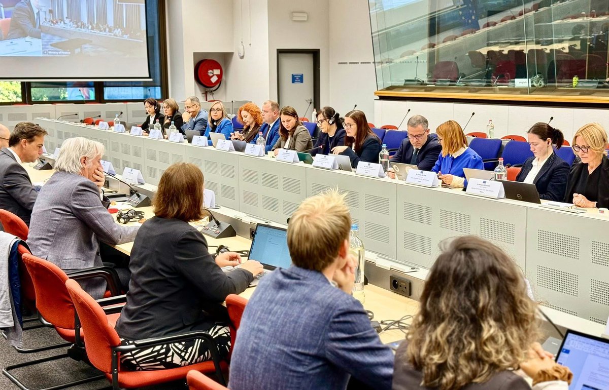 The last screening session was for Chapter 33: Financial &amp; Budgetary Provisions. The 🇲🇩 delegation was lead by <a href="/cgherasimov/">Cristina Gherasimov</a> &amp; representatives of the Ministry of Finance, Ministry of Environment, National Bureau of Statistics &amp; Customs Service, BIE &amp; Legal Harmonization Center