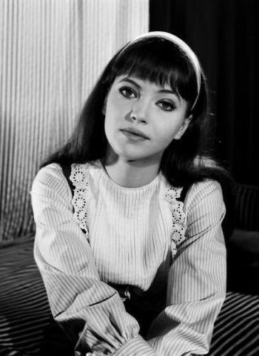 happy birthday to the most iconic anna karina💌