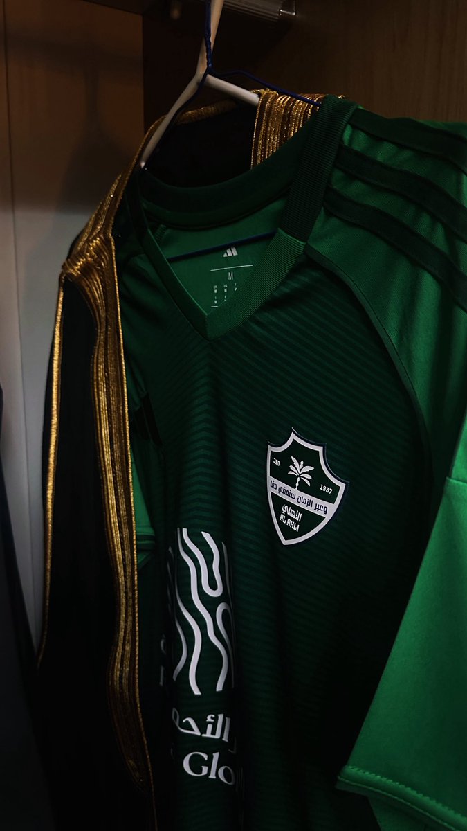 وعبر الزمان سنمضي معاً 💚 
اللهم اكتب الحمراء من نصيبنا 💚