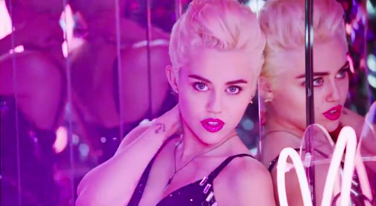 マイリー・サイラス Miley Cyrus - Younger Now (Official Video) - YouTube