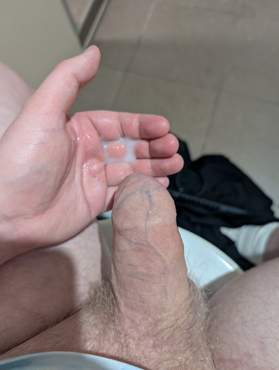 Dirty wank in the gym toilets