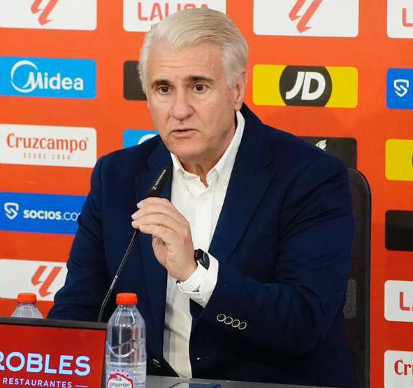 Gran noticia.

Gran noticia pero me la suda. Nosotros tenemos director deportivo.

Buenas noches.