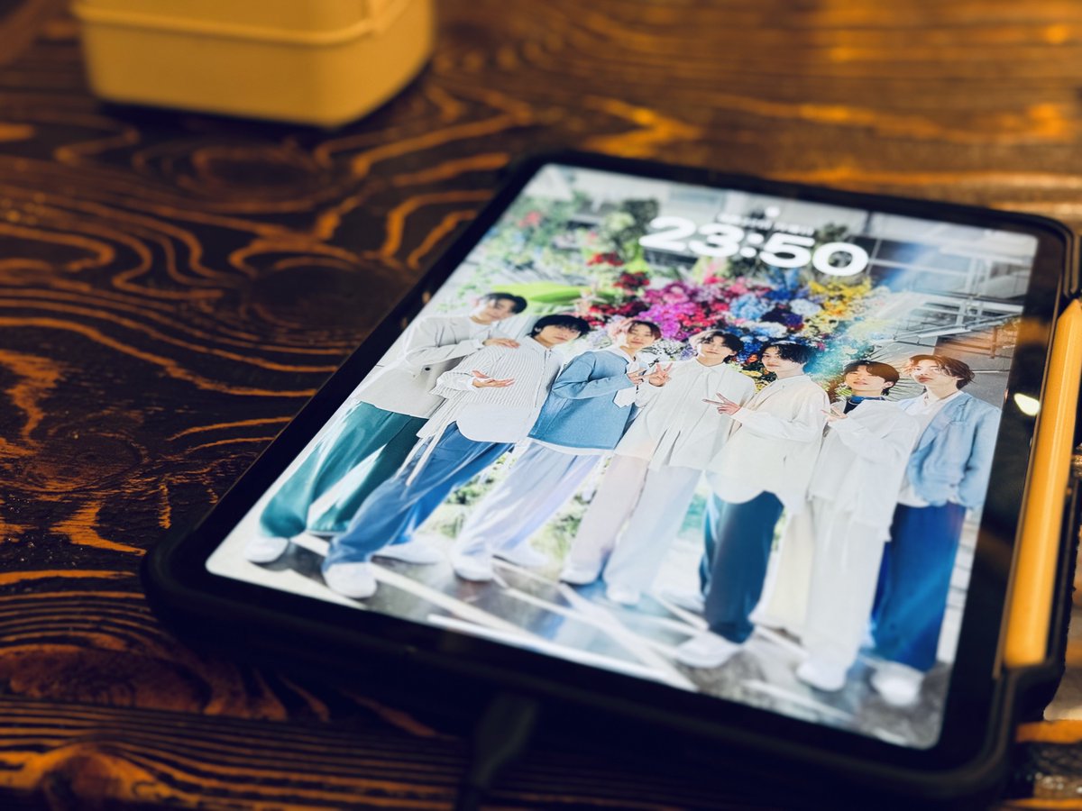 Happy 3rd Anniversary💐
#8LOOM

あの時が楽しすぎて今でもiPadの背景は僕が撮ることになったこの写真です🫶
これからも皆さんの活躍を心から応援してます📣