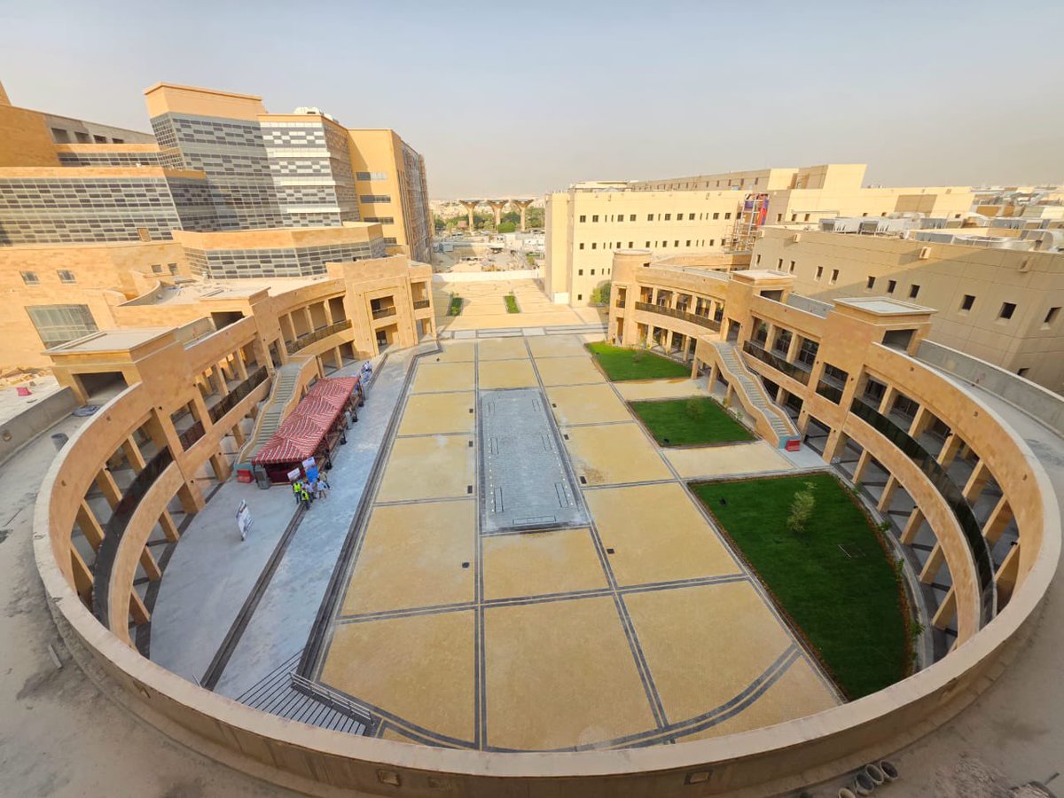 unitedothaimco's tweet photo. سعادة رئيس جامعة الملك سعود يفتتح اليوم منطقة الأركيد في الواحة الطبية بالجامعة والذي قامت بتنفيذه شركة #العثيم_المتحدة 
#مشاريع #مقاولات https://t.co/nGVxInYB4b