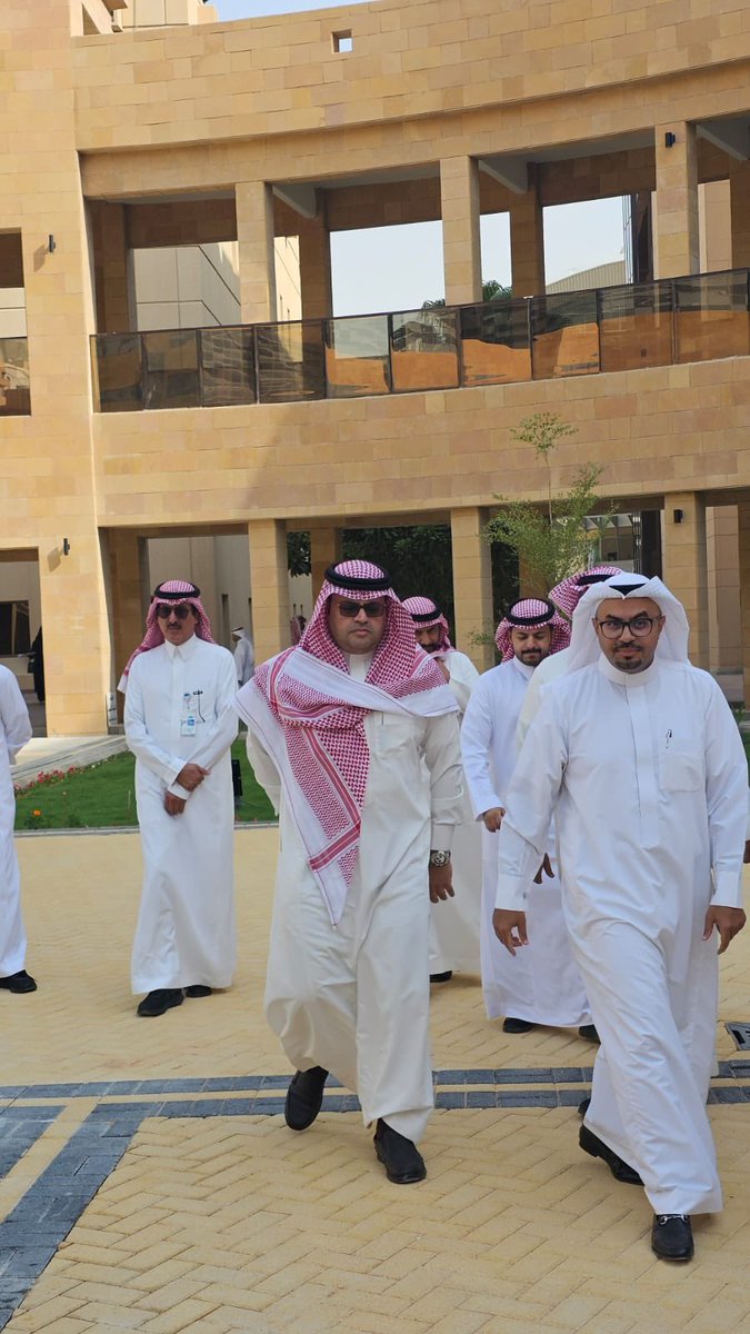 unitedothaimco's tweet photo. سعادة رئيس جامعة الملك سعود يفتتح اليوم منطقة الأركيد في الواحة الطبية بالجامعة والذي قامت بتنفيذه شركة #العثيم_المتحدة 
#مشاريع #مقاولات https://t.co/nGVxInYB4b