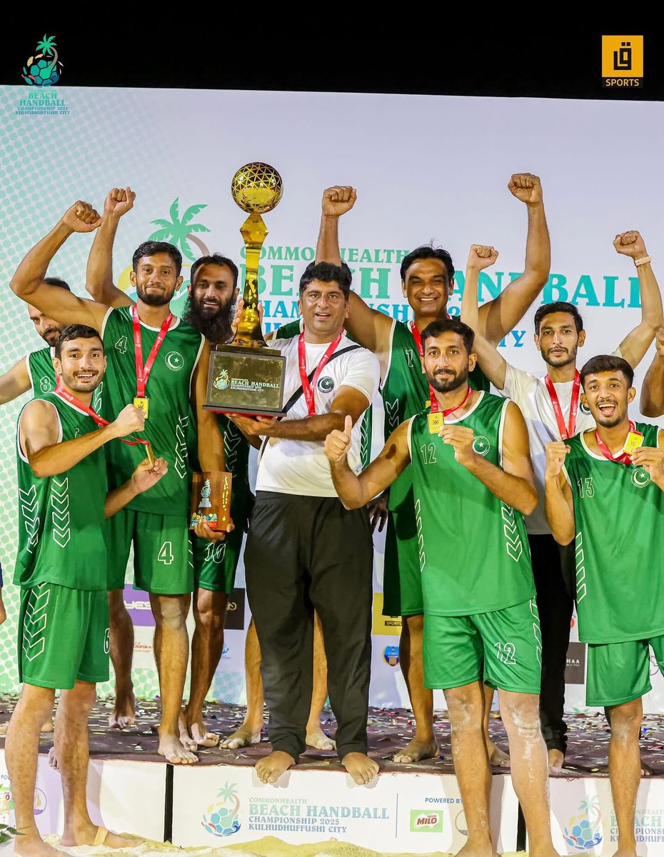 ZardanSi's tweet photo. We are Champions! 🇵🇰✨

Congratulations to all the teams for their participation:

🇵🇰 - 🥇
🇱🇰 - 🥈
🇲🇻 - 🥉
🇧🇩
🇮🇳
🇿🇦

A huge thank you to everyone who supported the Men in Green! 💚🇵🇰 https://t.co/c8fSx3Ur2D