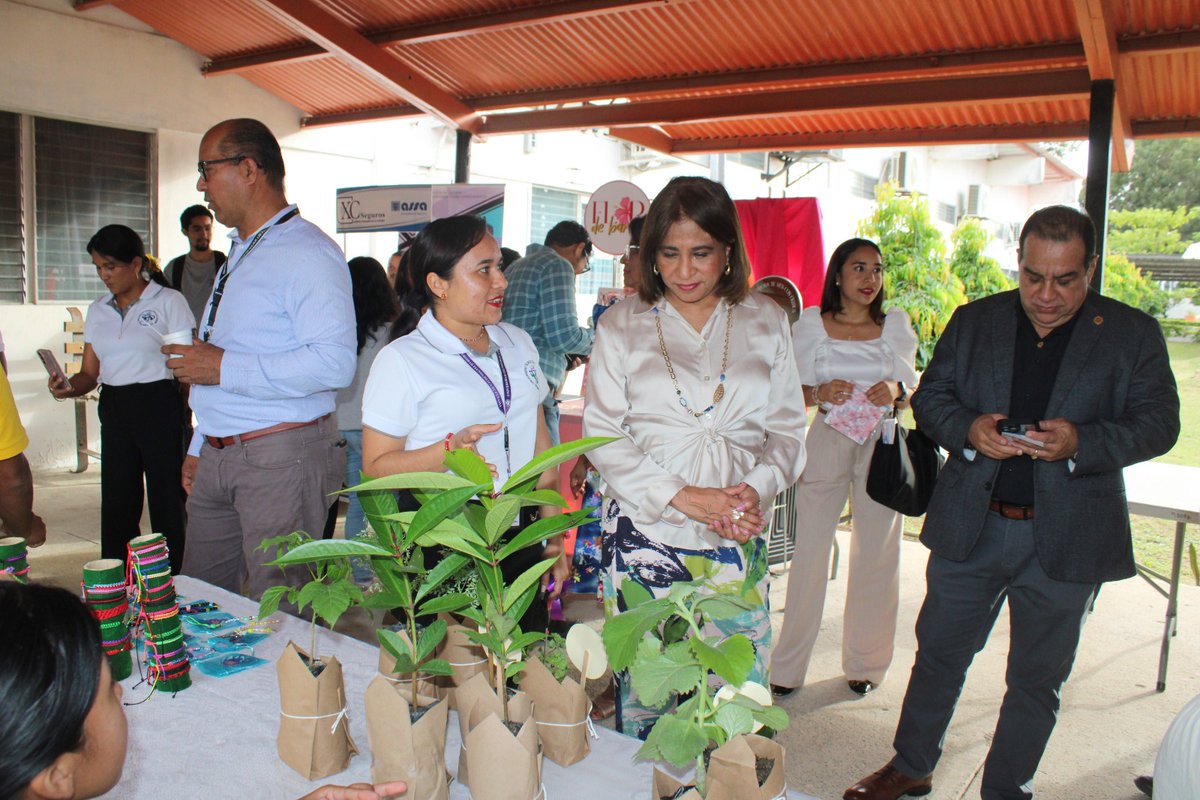 🌿💡 La UTP Coclé fue escenario de la Feria de Emprendimiento en el marco de la #ExpoFlora2025 🌸.
Estudiantes, egresados y emprendedores presentaron proyectos que inspiran 🚀✨ y celebran la creatividad, sostenibilidad 🌍 y el talento coclesano 💼🙌.
#UTPCoclé #Innovación #UTP
