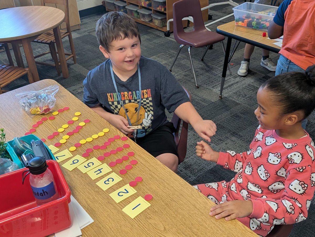 Mr. Leggette is teaching his students to use counters as a quantity to represent numerals. Students were engaged and excited to figure out! The "Pound It" moment was awesome! #FLOCKTogether #PESFLY #WhyWeTeach <a href="/RichlandTwo/">Richland School District Two</a>