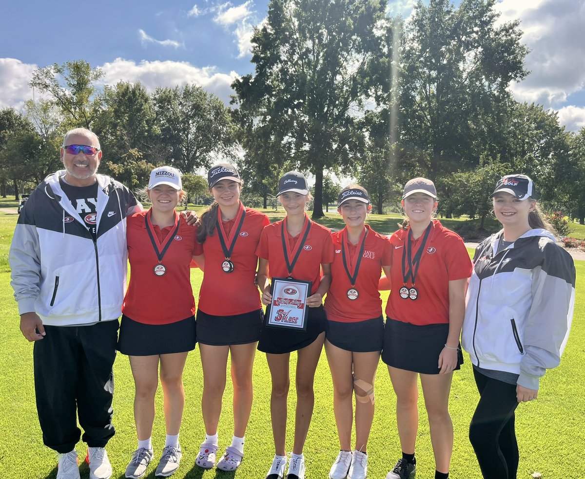 JeffCityJays's tweet photo. We would like to thank all the teams that made it out to the Lady Jays Golf Invitational today. Thank you Chris Nelson and Meadow Lakes for hosting. Congrats Lady Jays on a 3rd place finish. Mia McGraw 2nd overall and Katie Grefrath 6th! https://t.co/1xUYwhjgsU