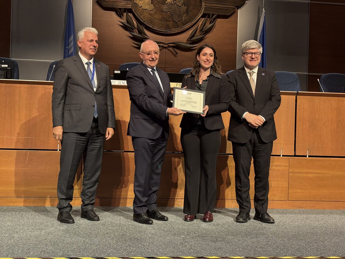 TC_ICAODT's tweet photo. ICAO 42. Genel Kurulu vesilesiyle düzenlenen Uluslararası İnovasyon Yarışmasını “Air Traffic Controller Diversion &amp; Support System” adlı projeleriyle ülkemizden üniversiteli gençlerin kazanmasından gurur duyduk. https://t.co/mTwg5ETk9Y