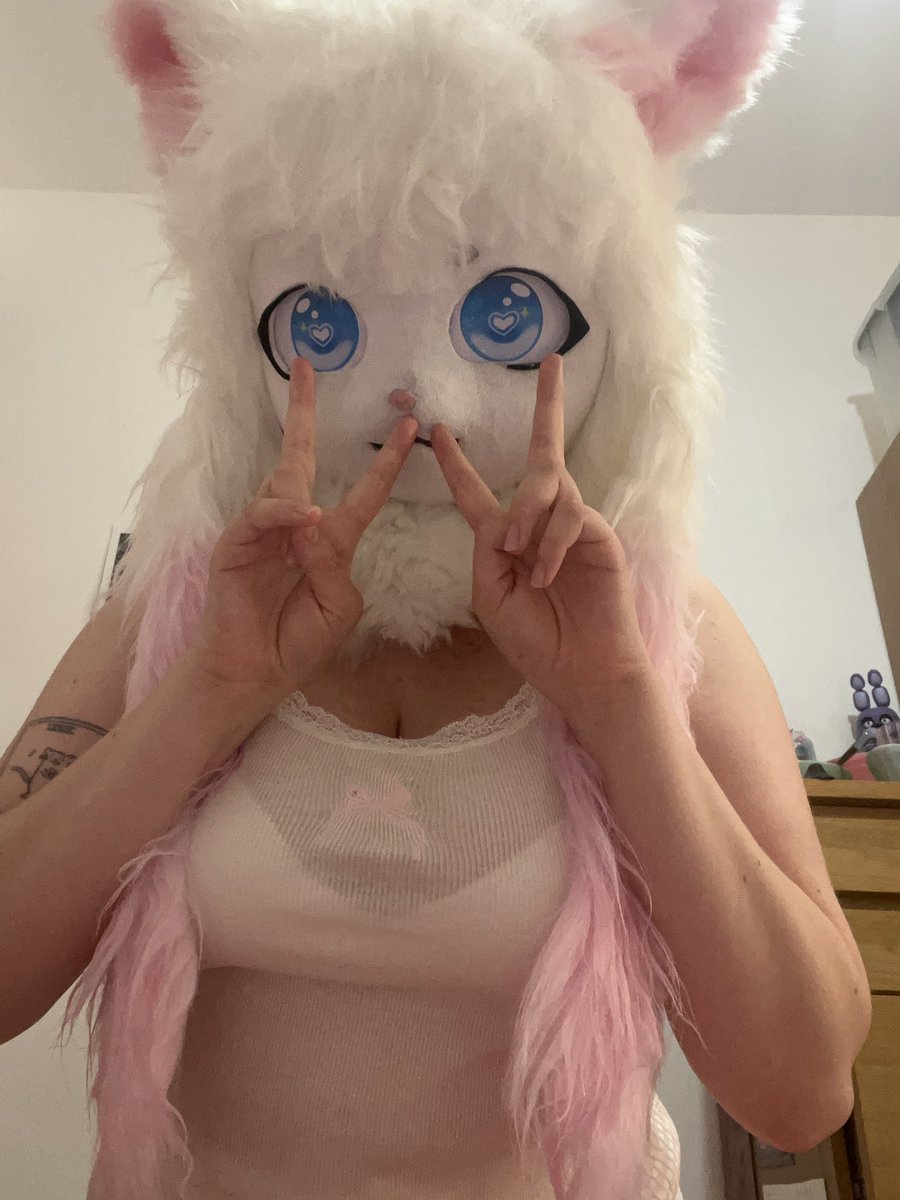 Aviee_81's tweet photo. Just a smol floof vibin^^ do I look cute? 👀✨ https://t.co/1SIGVmNjsh