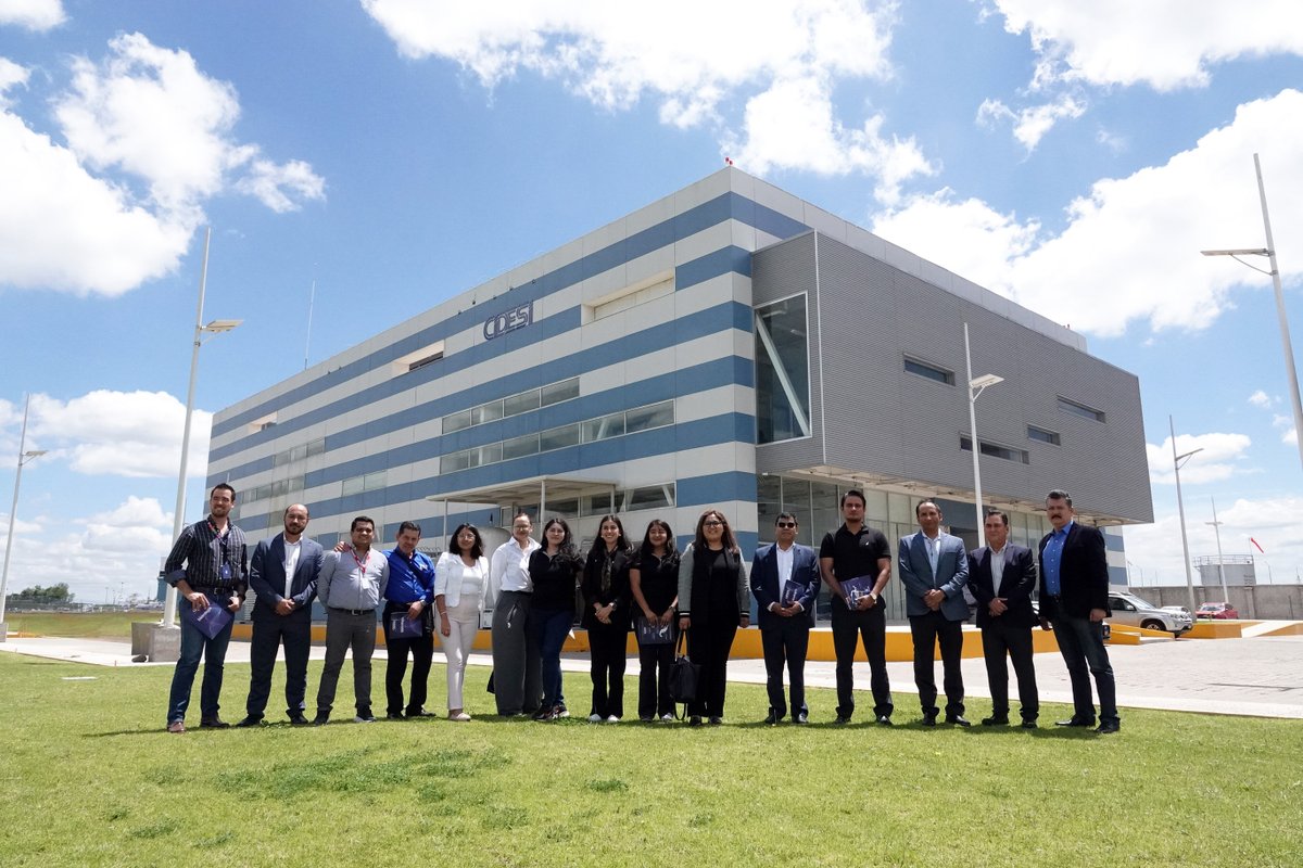 CIDESIMX's tweet photo. ✈️ En CENTA–CIDESI recibimos al Aeroclúster de Querétaro, encabezado por el Dr. Ulises Sánchez, junto a empresas como Safran, Bombardier y Axon Interconex.
Mostramos nuestras capacidades tecnológicas en el sector aeronáutico.
#CIDESI #CENTA #Aeronáutica #Innovación https://t.co/ShpYSD9Ezc