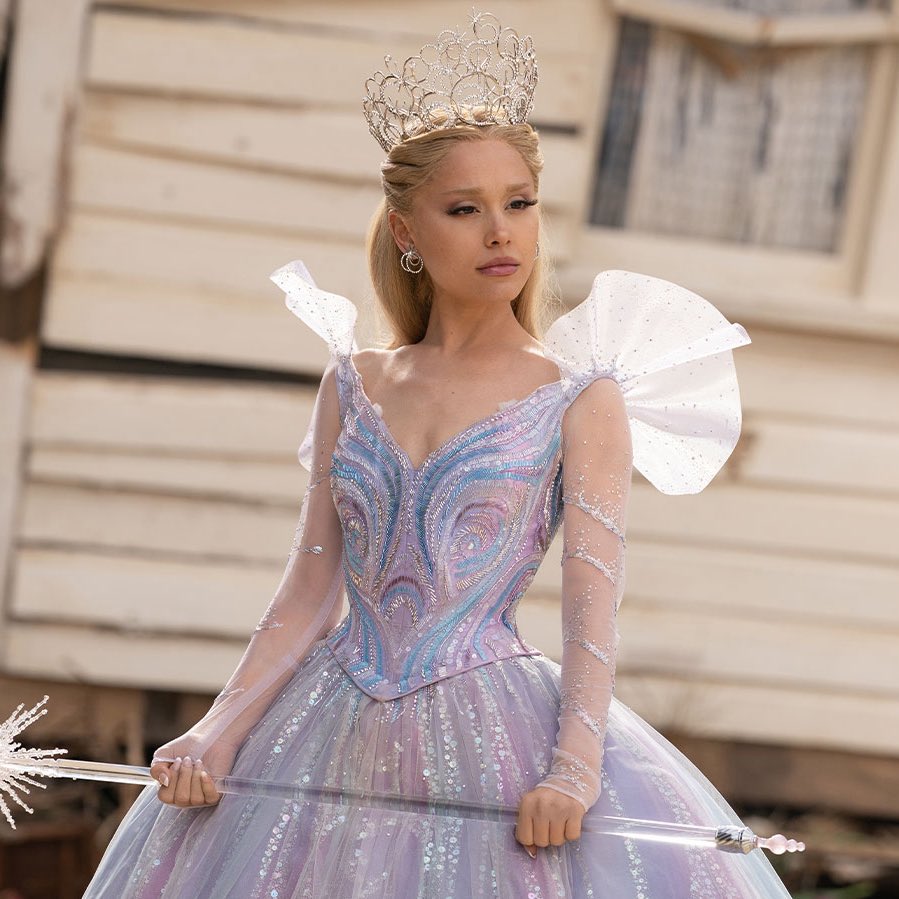 thearianahub's tweet image. .@latimes predicts Ariana Grande to be nominated for “Best Supporting Actress” at the 2026 #Oscars. 

— She will make history if this happens.