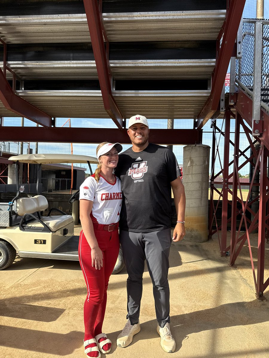 Had a good time yesterday at the <a href="/UMassSoftball/">UMass Softball</a> camp! Thank you so much to all the coaches and players for running such a great camp! Can’t wait to be back!!🥎