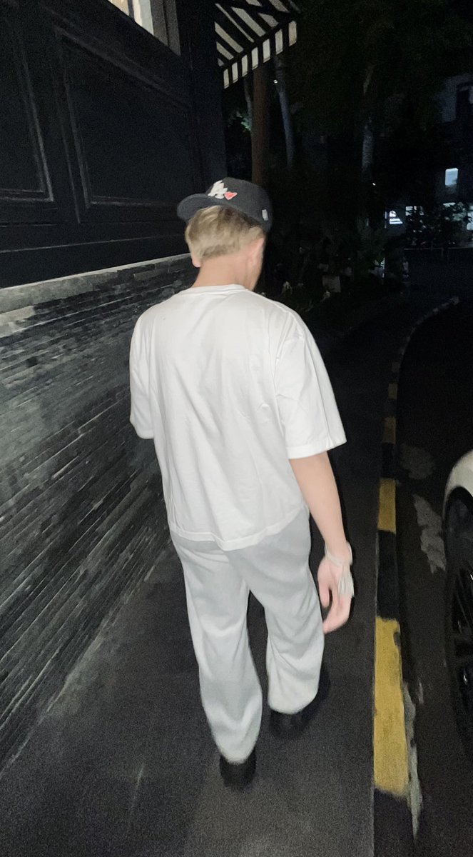 pengen bucin juga kek orang" 😔