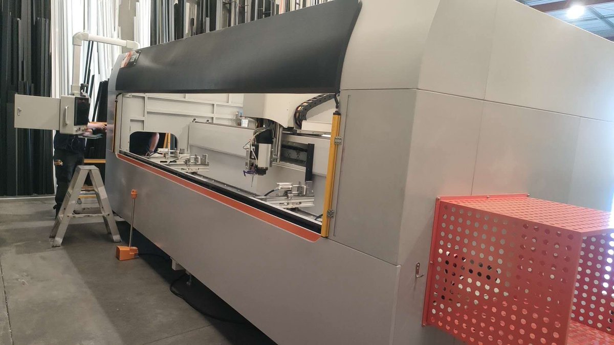 fenstek's tweet photo. Thanks to local customer's efforts, one more #fenstek #cncmachiningcenter with #lasercutting technology will be installed soon in one #aluminiumwindow #aluminiumdoor and #facadefactory. 

#windowmachine #facademachine #upvcwindowmachine #aluminiumwindowmachine https://t.co/KCtFuX5zWL