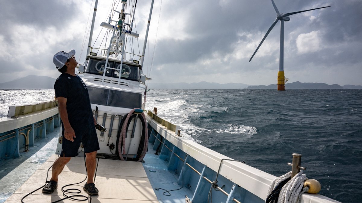♻️Cerca de un pequeño puerto pesquero del suroeste de Japón🇯🇵, se asoman las turbinas blancas de la primera planta eólica flotante del país.  La intención es convertir a las energía renovables en la principal fuente energética de Japón para 2040🌏
eleconomista.com.mx/internacionale…