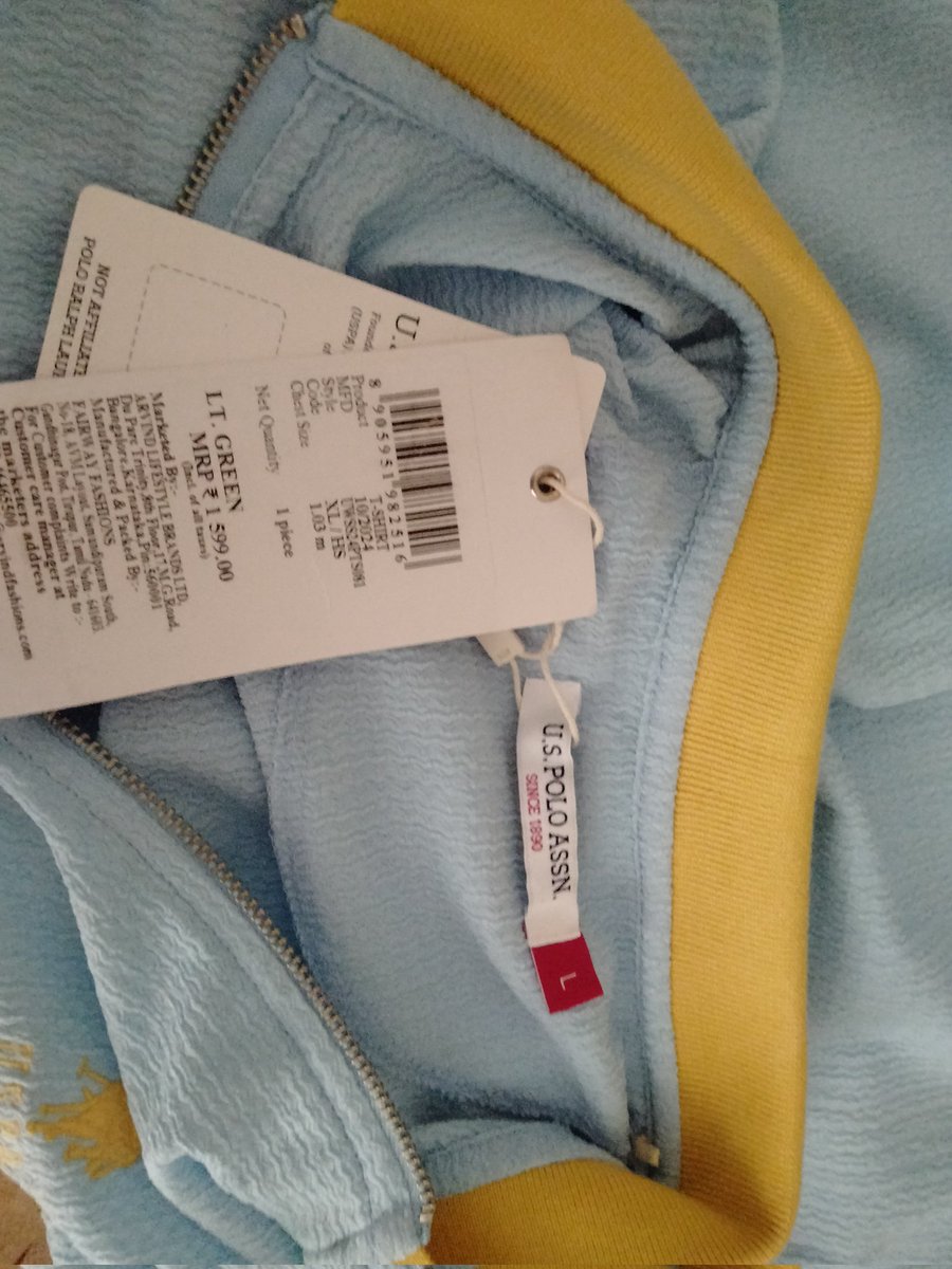 TonyGoel198759's tweet photo. @MyntraSupport @MyntraSupport Order ID # 1310011 70514878474003 i received different colour please help me my return request put on hold please help very bad experience please help me https://t.co/moYbImcg9k