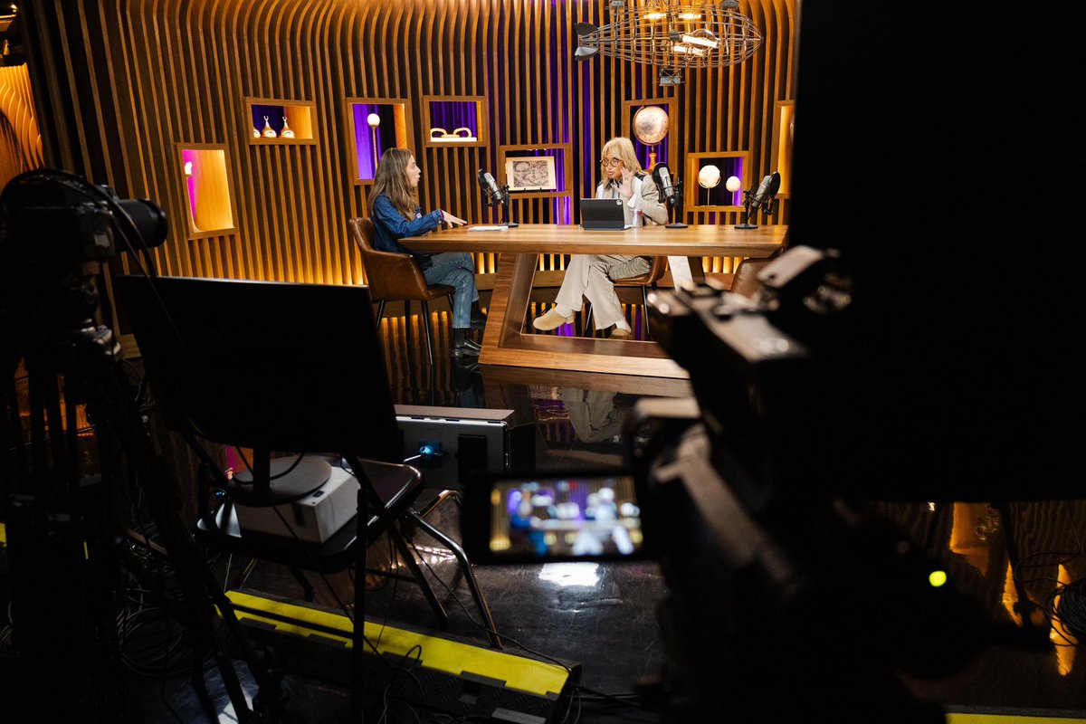 Cam Martínez tweet media