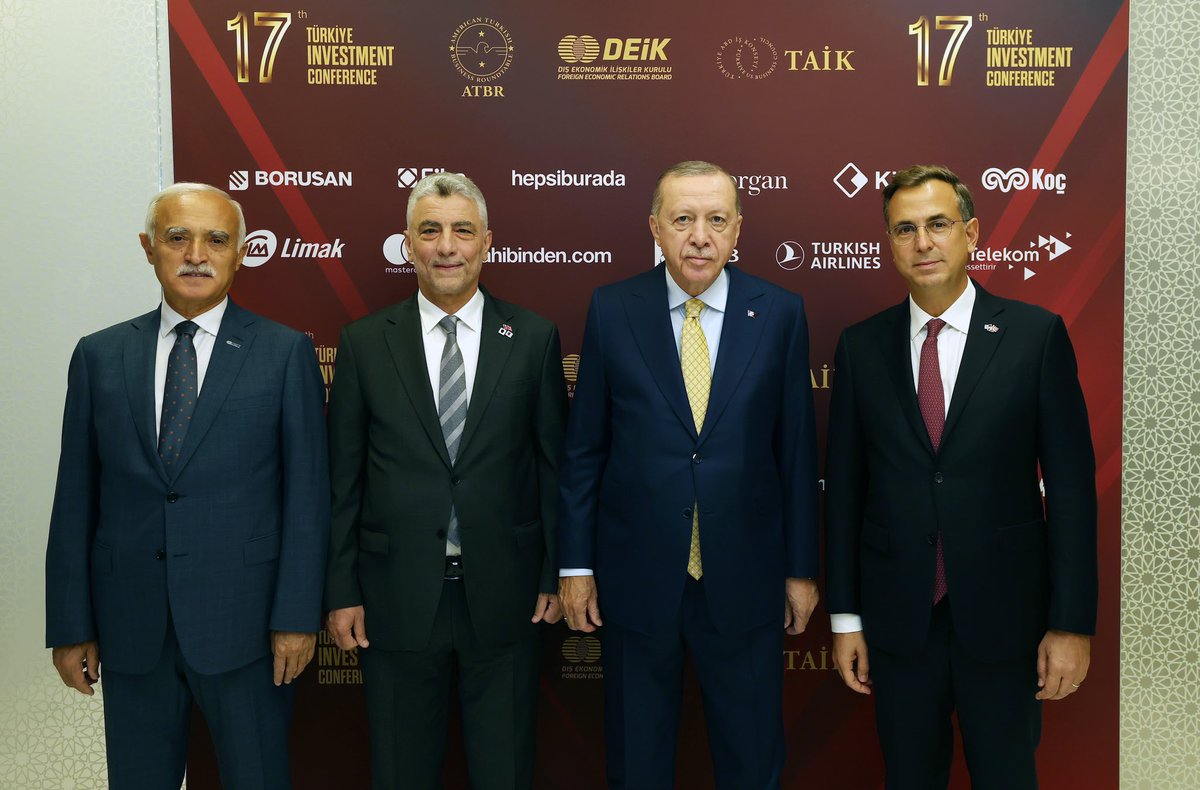 Cumhurbaşkanımız Sayın Recep Tayyip Erdoğan, Sektörel Yuvarlak Masa Formatında Türk Yatırım Konferansı’na katıldı.

iletisim.gov.tr/turkce/haberle…