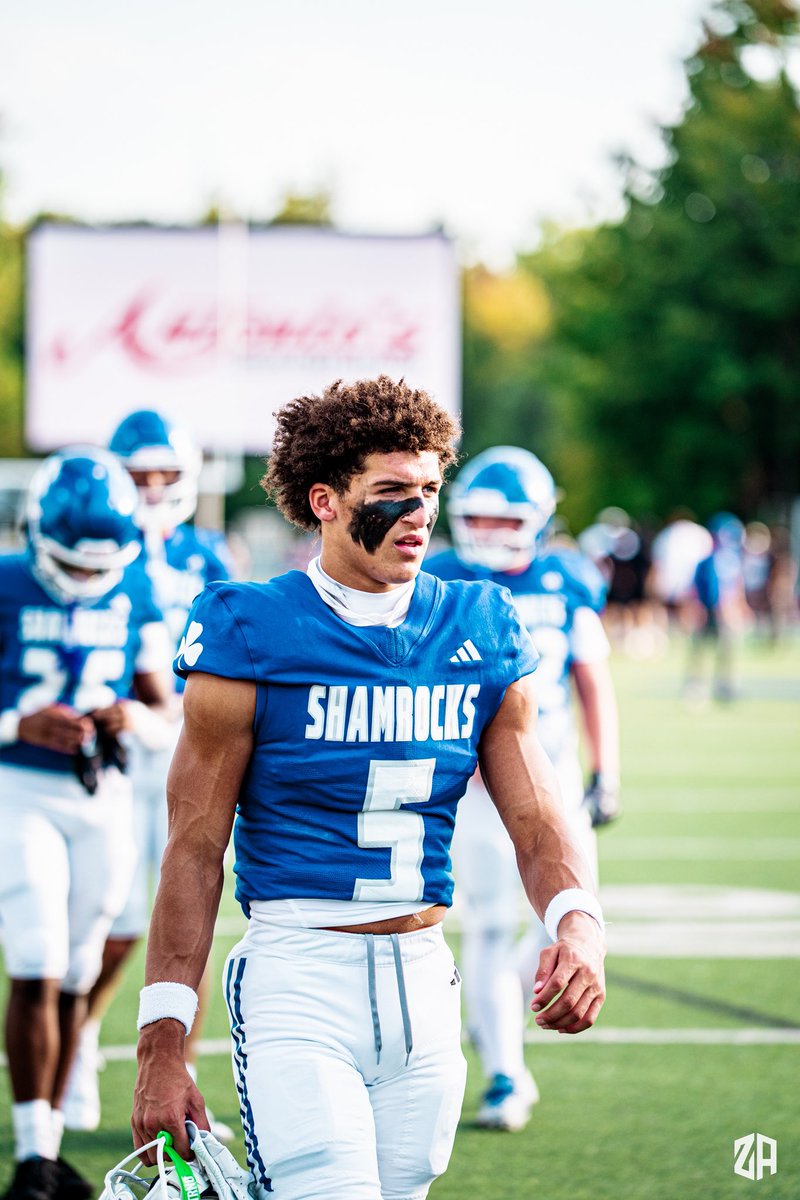 WEEKS 1-4 HIGHLIGHTS🚨

- 6’0 180
-  650 yards
- 6 TDs
- 4 ⭐️
- Top 50 WR in the country.

hudl.com/v/2Sm4Fg