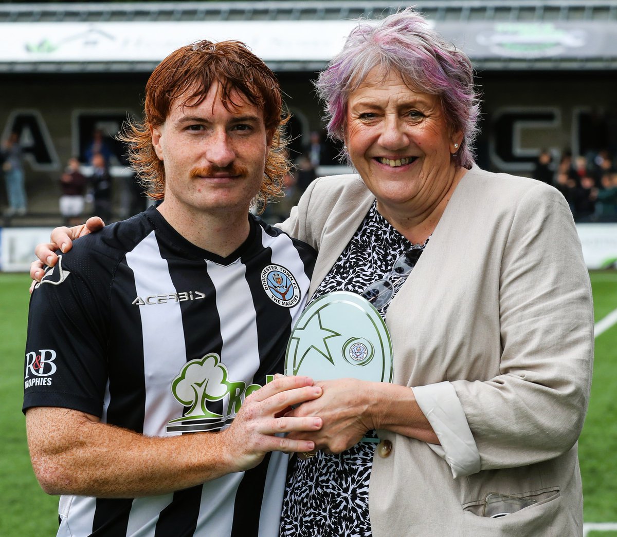 🏆 | 𝗣𝗟𝗔𝗬𝗘𝗥 𝗢𝗙 𝗧𝗛𝗘 𝗠𝗢𝗡𝗧𝗛

🥁 Your Magpies POTM for August as voted for by supporters... <a href="/tombeausmith/">Tom Beau Smith</a> 👏

Congratulations Tom!

🔗 dorchestertownfc.co.uk/news/smith-vot…

#WeAreDorch ⚫️⚪
