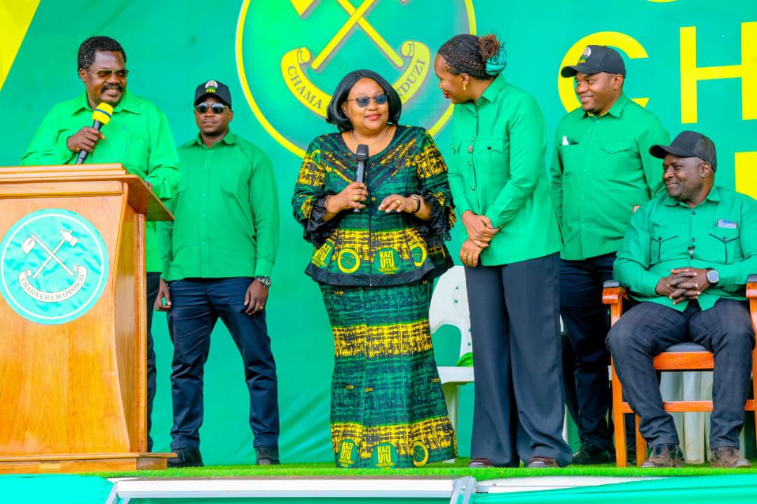 dr_pindi's tweet photo. Leo Septemba 22, 2025 nimeshiriki katika mkutano wa hadhara wa Mgombea mwenza wa Kiti cha Urais kwa tiketi ya CCM,  Dkt Emmanuel Nchimbi Wilayani Ludewa Mkoani Njombe. https://t.co/Syx2BldpSj