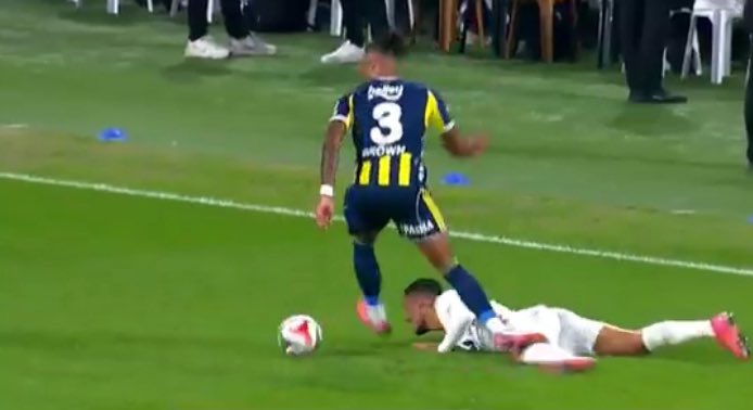 Bu poziayon temiz diyen fblilerde gsnin pozisyonuna itiraz ediyor, tamam siz daha fazla kollanacaksınız tamam...