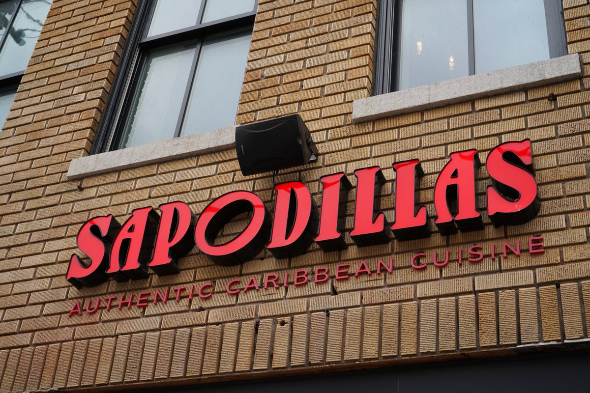 MayorBowser's tweet image. When we hire DC businesses, DC businesses hire DC residents and pay DC taxes—and that&apos;s how we can have great schools, great parks, great transportation, and safe streets.

We&apos;re focused on keeping our residents and businesses growing right here in the District.