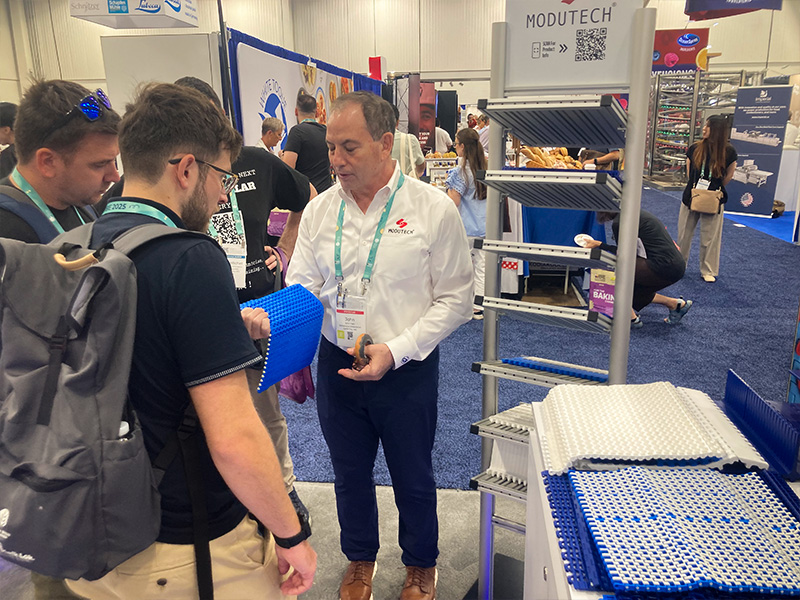 BeltserviceCorp's tweet image. Our booth stayed busy at this year’s #IBIE, with plenty of hands-on demos and conversations about belting solutions.

Thank you to everyone who visited the UBR - Beltservice Lightweight Division team!

beltservice.com/industries/food

#BakingIndustry #Modutech #ProTurn #ProClean #ProSync