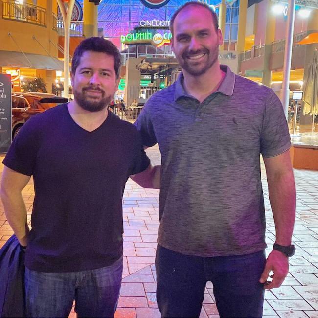 🚨URGENTE: Procuradoria-Geral da República acaba de denunciar Eduardo Bolsonaro (PL-SP) e o influenciador digital Paulo Figueiredo por coação em processo judicial para beneficiar o ex-presidente Jair Bolsonaro (PL)