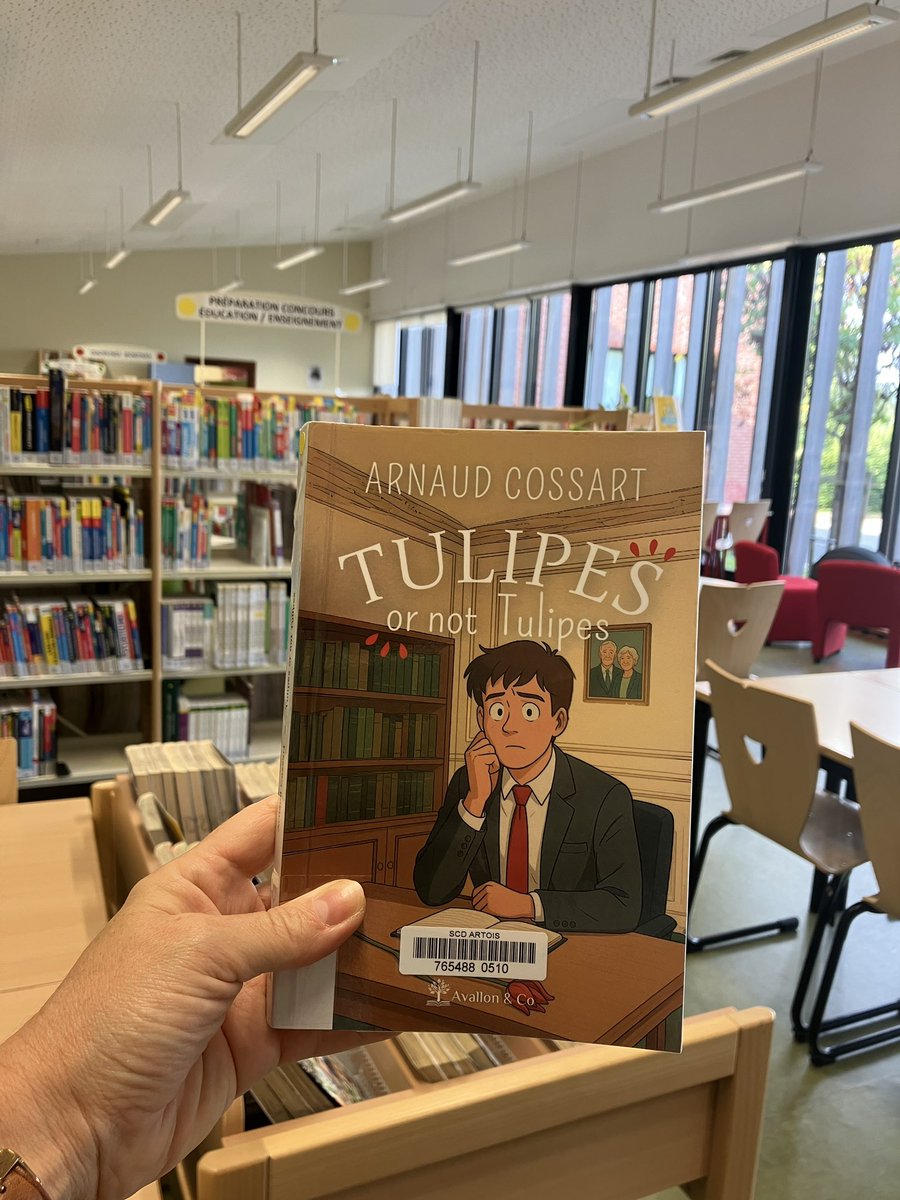 Emi_Zeh's tweet photo. Dites @CBreteuil votre livre je le classe en Fiction ou en Prépa concours ?
Bon, en attendant, je l’ai classé dans le rayon « ma table de chevet » 🌷 https://t.co/6vlNyKG1mJ