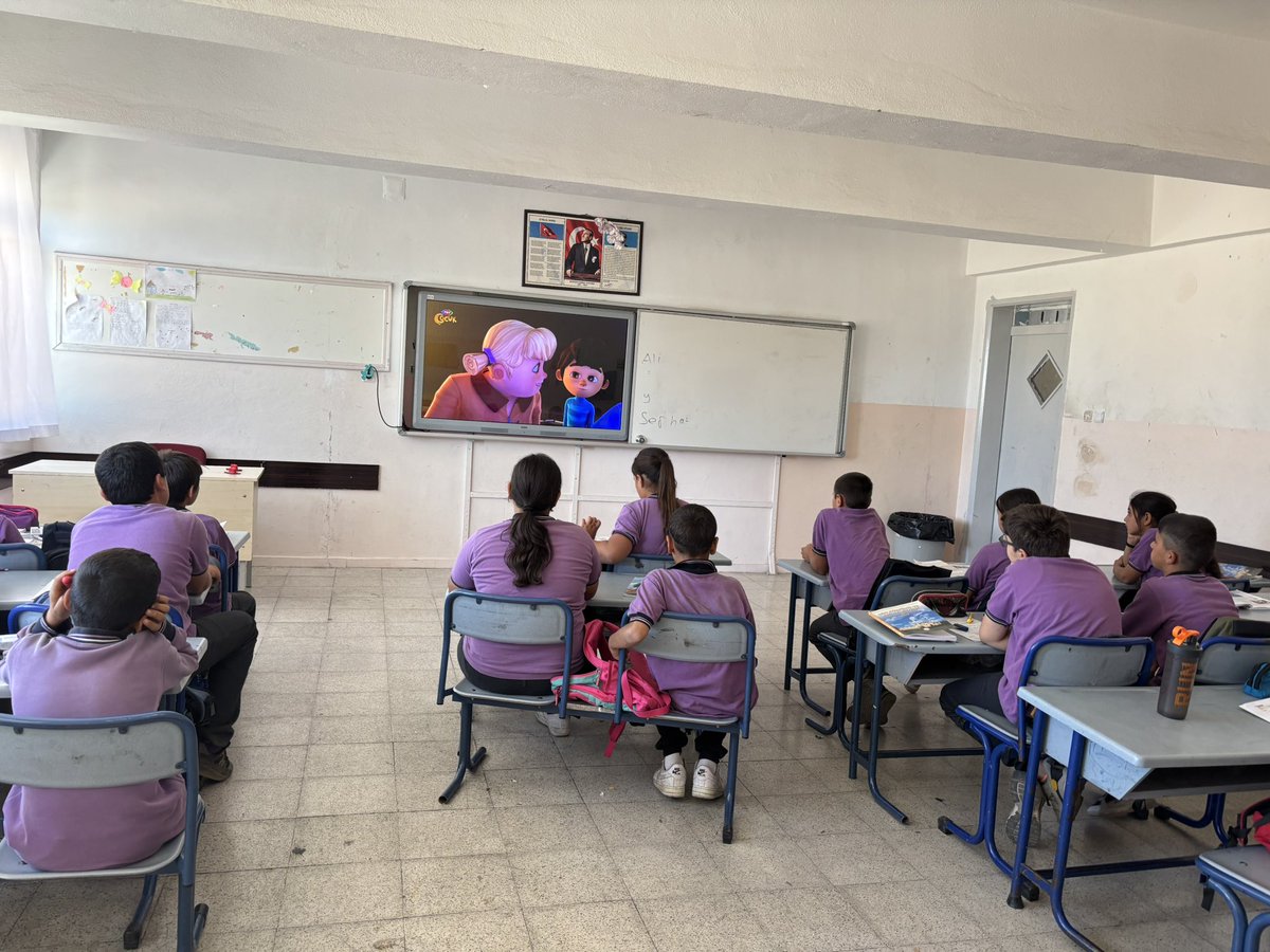 Resmismaildaler's tweet photo. Şehit İsmail Daler Ortaokulu, Okuryazar Gaziantep projesi kapsamında dijital okuryazarlık etkinliğini gerçekleştirmiştir. 

#OkuryazarGaziantep https://t.co/9jQI1bHp2U