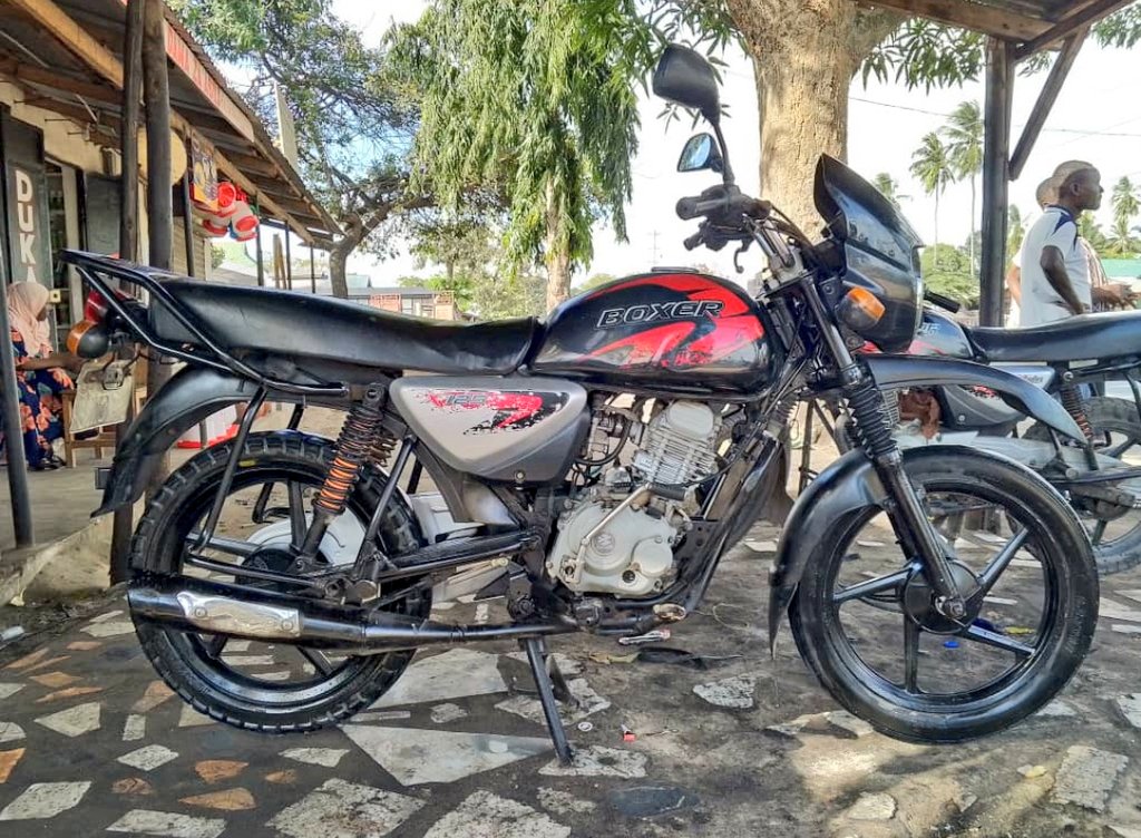 Eng_Matarra's tweet photo. PIKIPIKI INAUZWA
AINA - BOXER BMX 🔥 🔥🔥🔥
REG" #CWN
▪️CC. 125
▪️GEAR TANO
▪️ENGINE SAFI
▪️STARTER INAPIGA
▪️FULL DOCUMENTS ✅️
BEI - Tshs. 900,000/=
IPO DAR
CALL 📞 📲-0793022184
WHATSAPP-0719542184 https://t.co/gAForS06j4