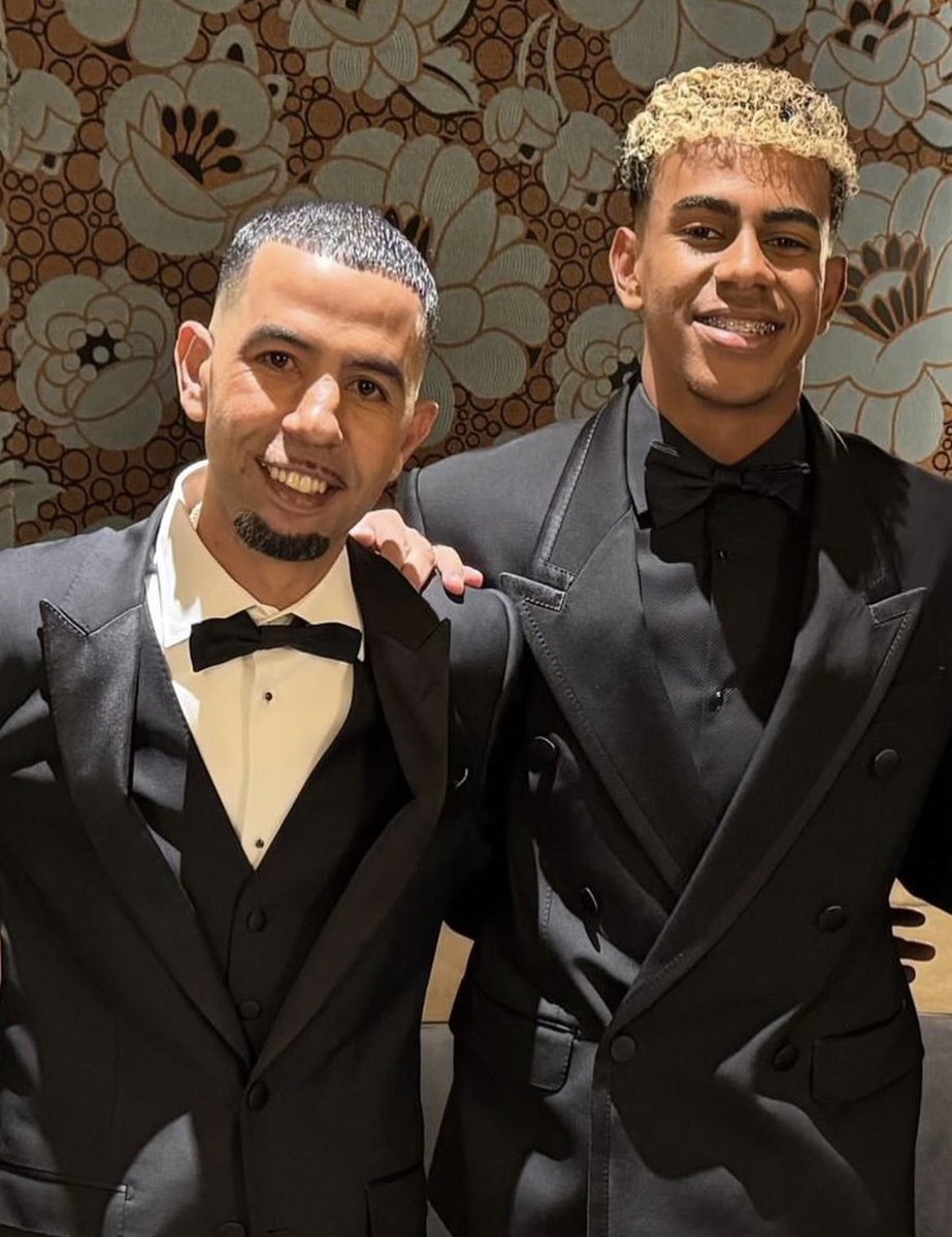 FilGoal's tweet photo. لامين يامال ووالده يصلان إلى حفل الكرة الذهبية 📌

#BallonDor https://t.co/3ZuKJqNbLP