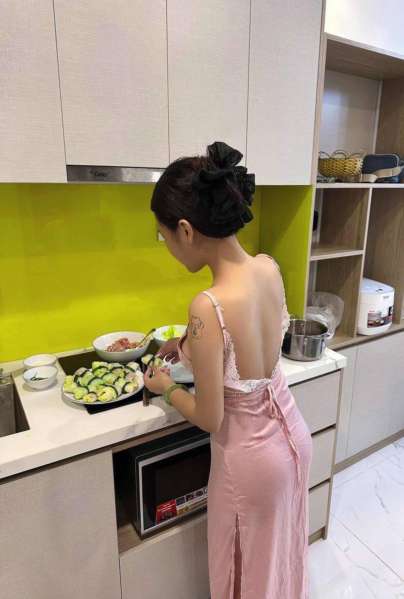 来姐姐家吃饭吗 吃完饭吃你 想让姐姐吃的点赞！ https://t.co/AGXCY9aPnf