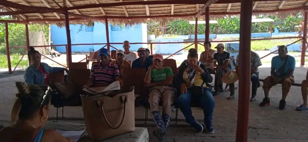 Se realiza la discusión del antiproyecto del código de trabajo de comunales, Lugareño. Con una participación positiva, al igual que las intervenciones.#PorCamagüeyTodo