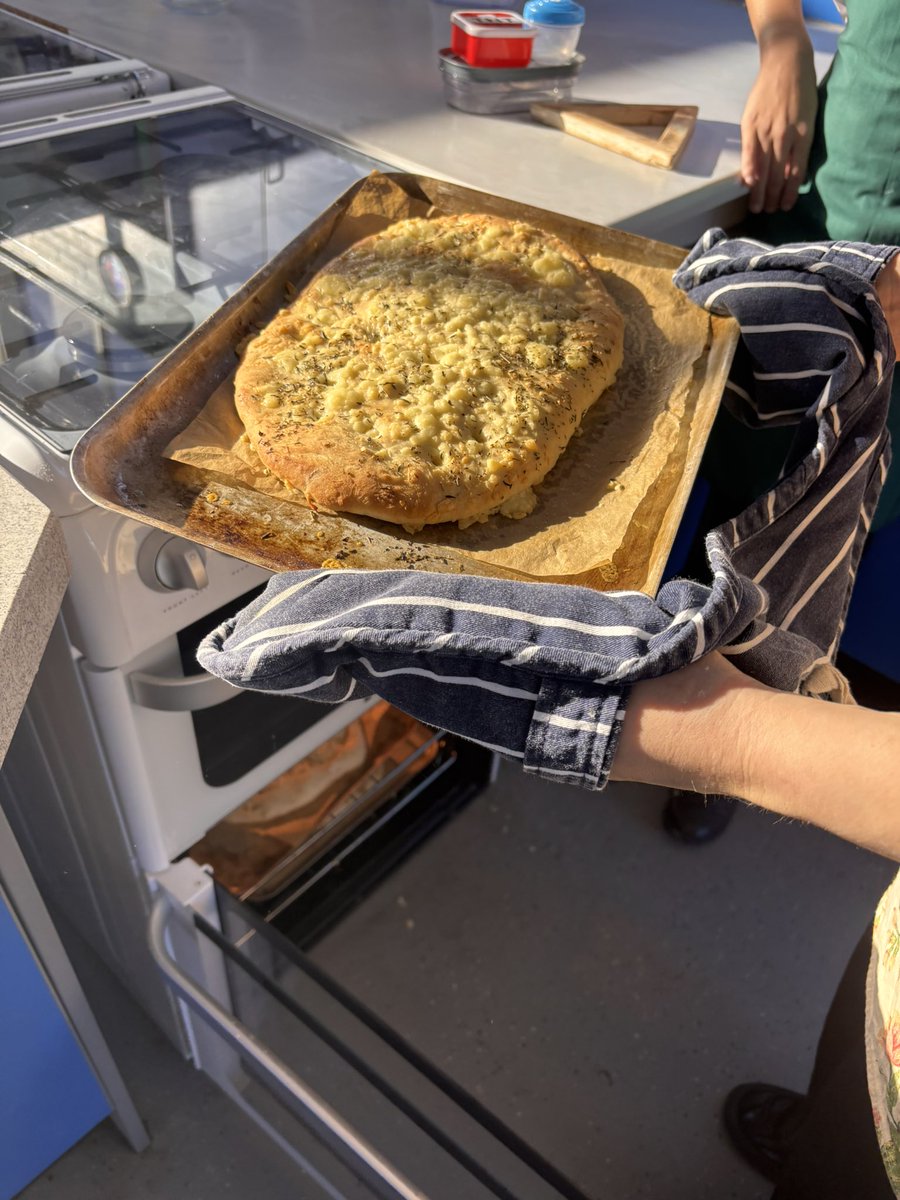 Miss Longshaw tweet media