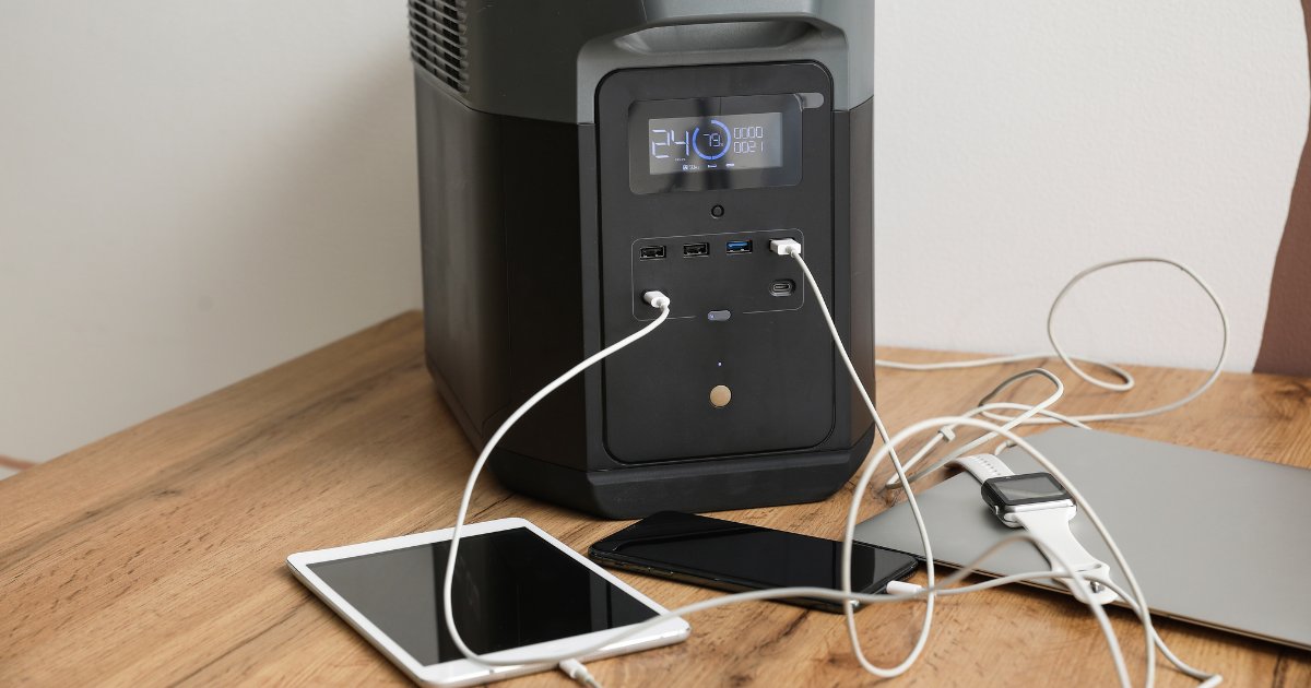 Don’t get left in the dark: 
🔋 Battery-powered AM/FM/weather radio
💡 Battery-powered lanterns

Optional upgrades to stay connected &amp; safe:
🚪 Battery backup for garage doors
🏠 Professionally installed home generators

👉 Learn more: firesafemarin.org/prepare-yourse…