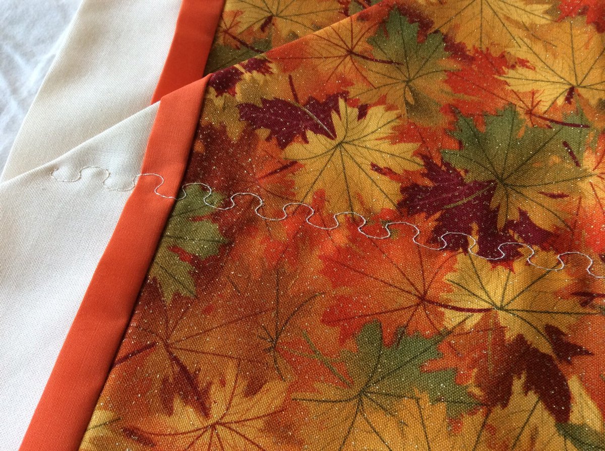 angelhw1956's tweet image. SALE-Fall Leaves Thanksgiving Table Runner tuppu.net/80c67616 #Etsy #TeaTimeQuiltsnMore #KitchenItems