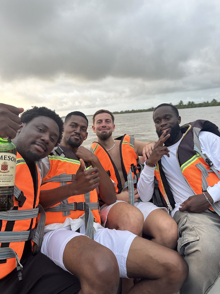 regnwobu's tweet image. Personal jpegs/mp4 from the just concluded Sony Music Publishing WA songwriting camp; SMP Fusion 01.

Huge respect to the SMP team, unmatched work ethic &amp;amp; unforgettable vibes.

#SMPFusion01 #SonyMusicPublishing