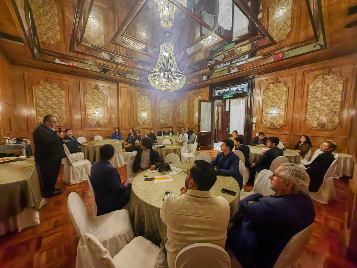 Anfe_cr's tweet image. El 28 de agosto celebramos en el Club Unión nuestro Debate de juventud: "Qué país queremos?", en coordinación con Students for Liberty y Asociación Libre.

Siempre se puede disentir, con respeto y argumentos que sustenten las distintas posturas.

Gracias a todos por acompañarnos!