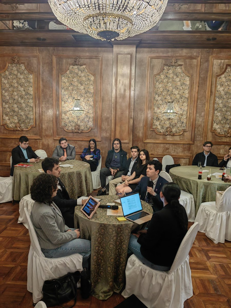 Anfe_cr's tweet image. El 28 de agosto celebramos en el Club Unión nuestro Debate de juventud: "Qué país queremos?", en coordinación con Students for Liberty y Asociación Libre.

Siempre se puede disentir, con respeto y argumentos que sustenten las distintas posturas.

Gracias a todos por acompañarnos!