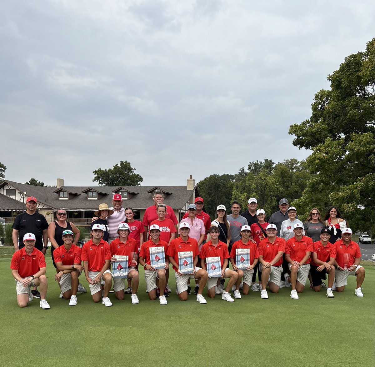 BallStateMGolf's tweet photo. Almost 24 hours later and it still feels good! 🏆 #EYChamps #BSUFamily https://t.co/TQTV1PESVp