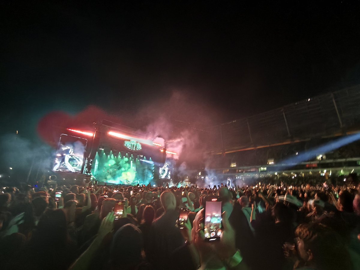 Botschetweets's tweet image. Hey ya'll 
I do need the Tour exklusive Vinyl "F1 trillion Long bed" really bad 
Does anybody sell me one pls? I was in Hanover and it was sold out... 😢 thank you so very much ♥️
@PostMalone_Fans
@PostMalone 
#postmalone 
#posty
#bigassworldtour