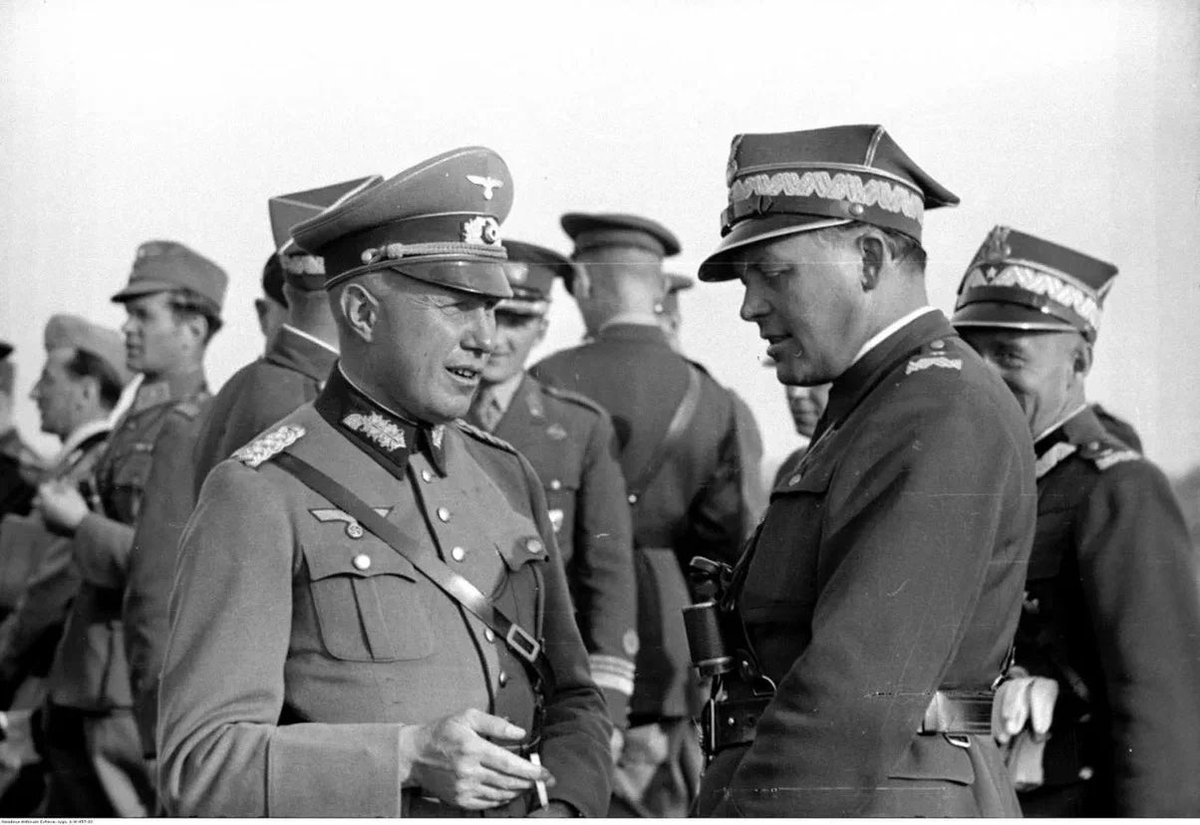 <a href="/KapitanKenguru/">Капитан Кенгуру 🇾🇪</a> Ну что это за парад? То ли дело за год до этого!